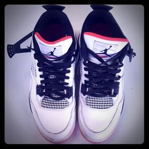 Air Jordan 4 Retro